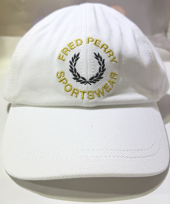 Неймовірна біла  кепка Fred Perry, оригінал!