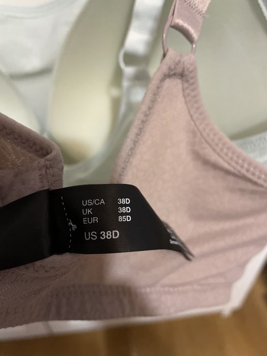 Dwa biustonosze firmy DKNY stan idealny rozm. 85 D