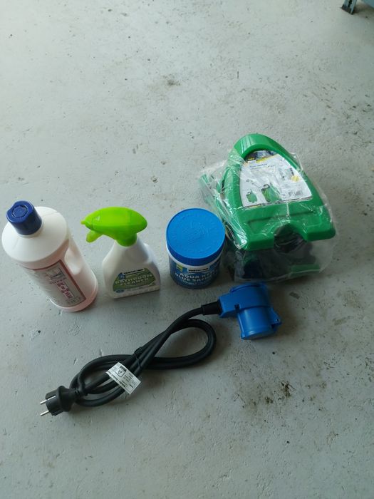 Mangueira E ficha de relotes é liquidos para sanita e depósito de desp