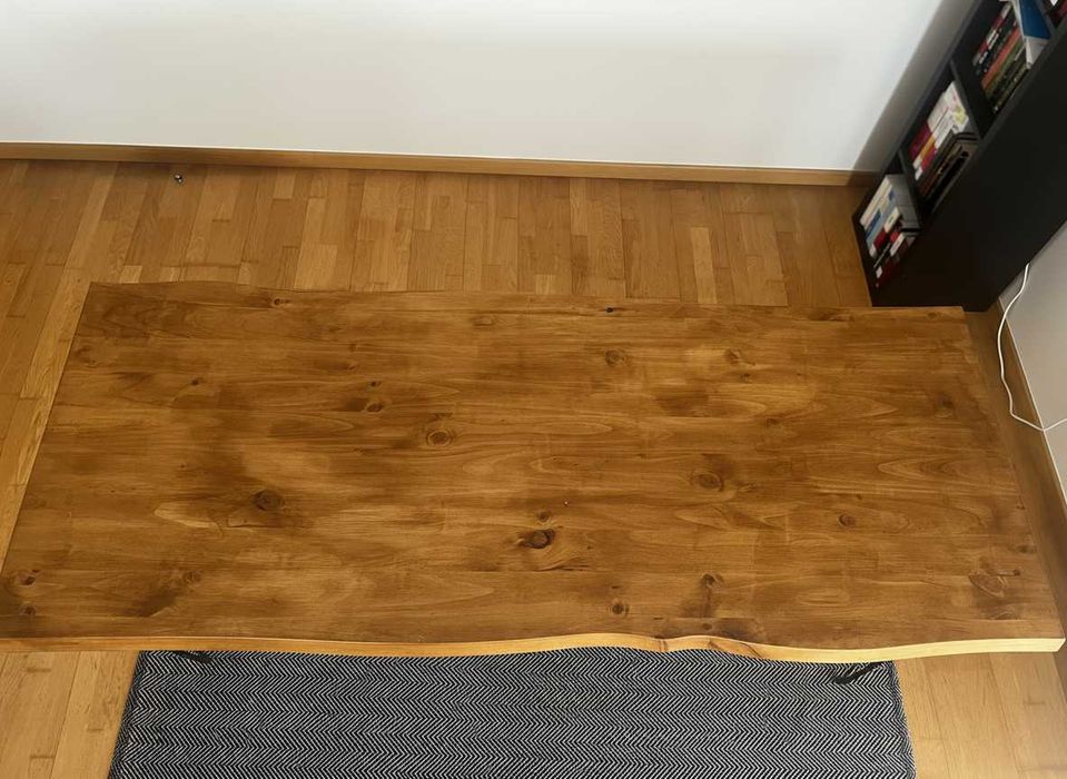 Mesa/Secretária artesanal em pinho maciço e metal