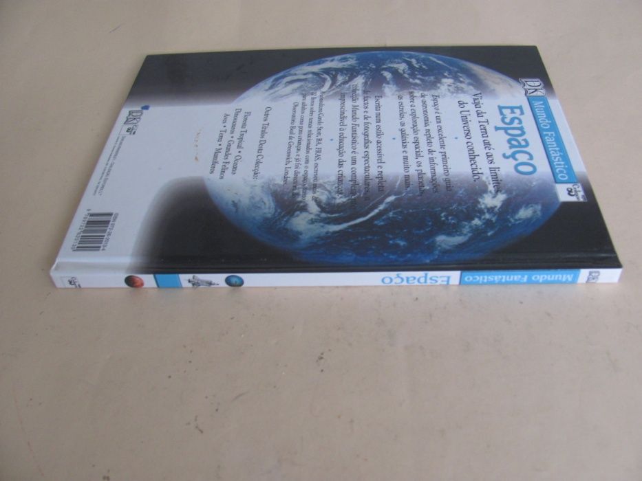 DK - Espaço por Simon Holland