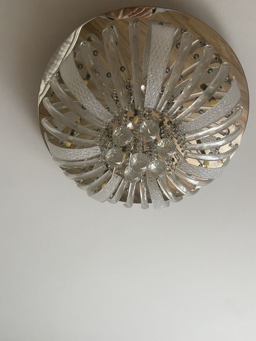 Piekna lampa Led z piloten