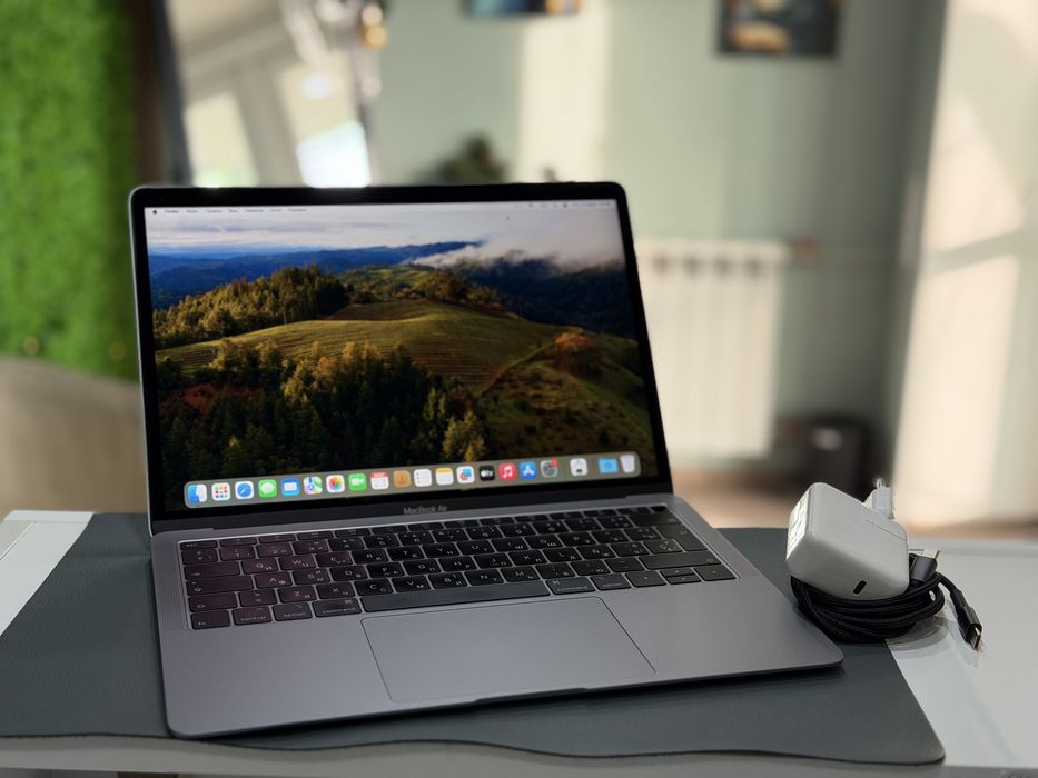 MacBook Pro (13-inch, 2019) Silver, 256gb, core i5