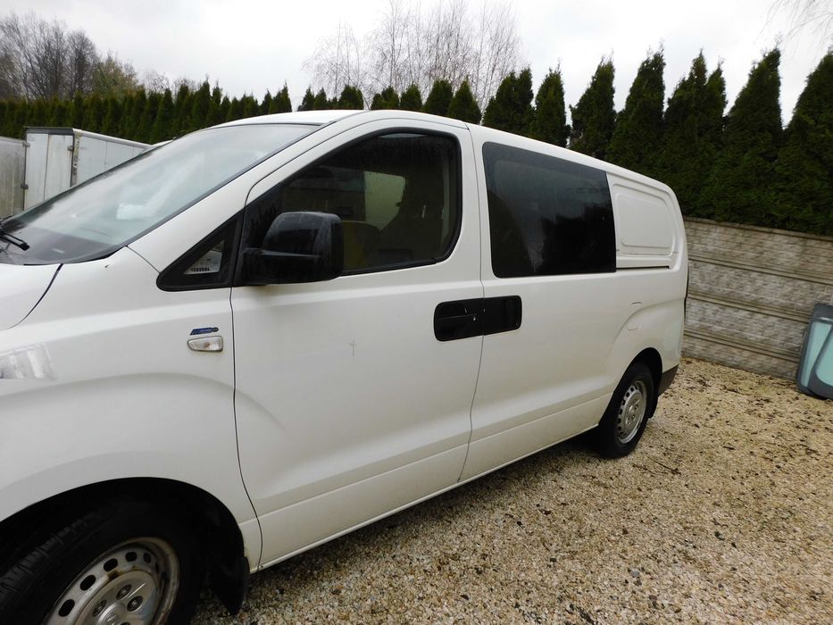 Hyundai H1 II Lift drzwi lewe przód kierowcy ładne OEM