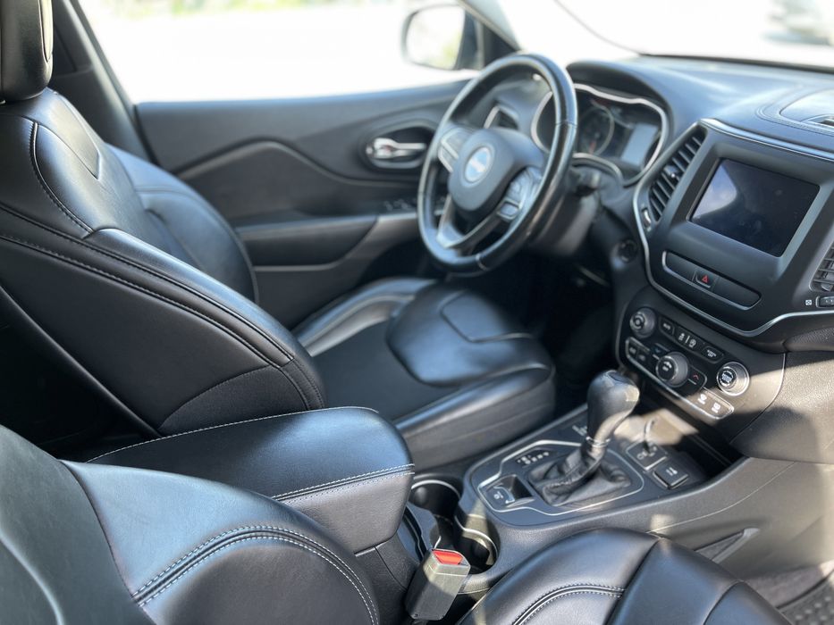 Jeep Cherokee 2018 Позашляховик кроссовер Джип