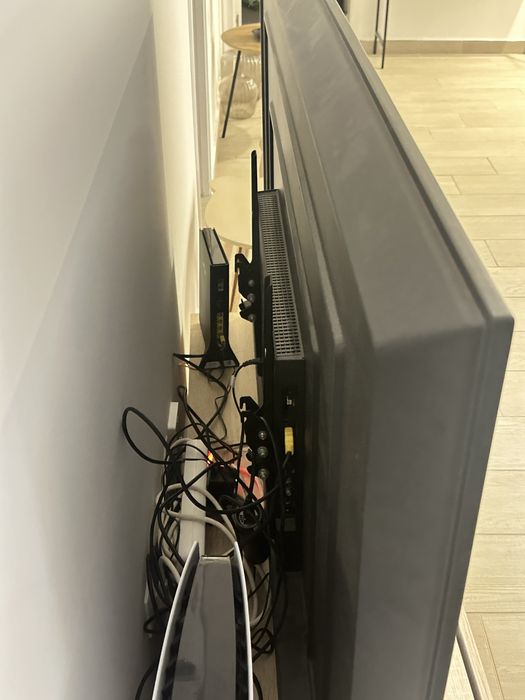 Vendo tv 65 polegadas com ecra danificado