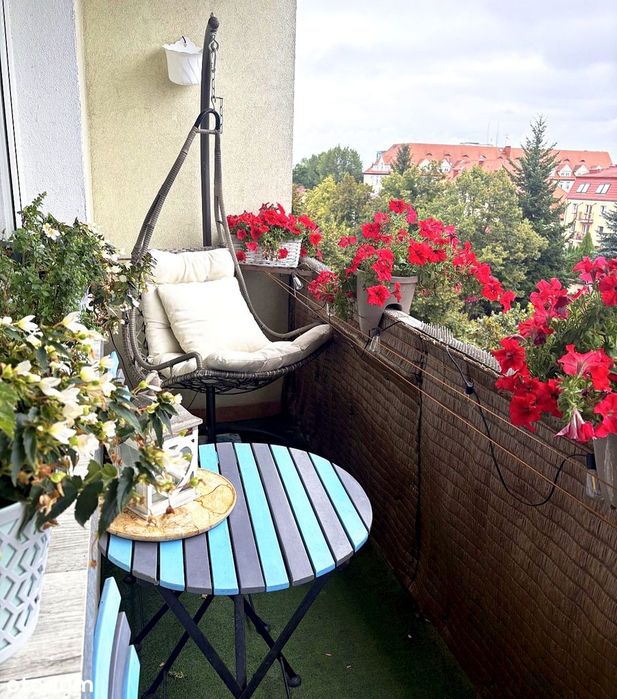 4 pokoje z oddzielną kuchnią i dużym balkonem w dobrej lokalizacji!