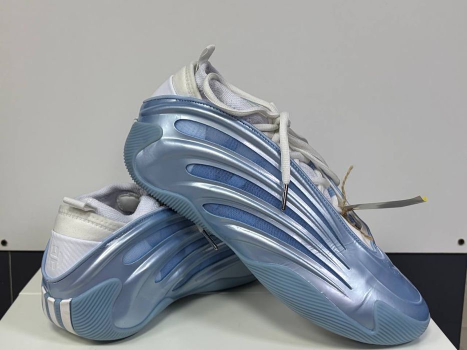 Баскетбольні кросівки adidas