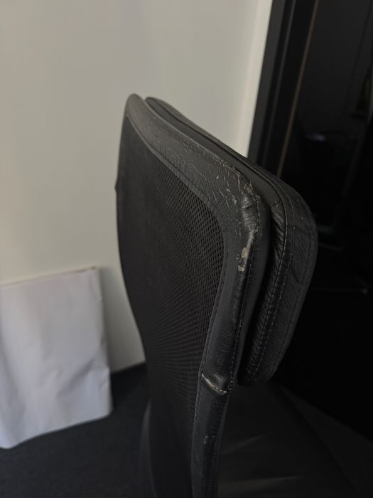 Krzesło biurowe Ikea Markus czarna skóra