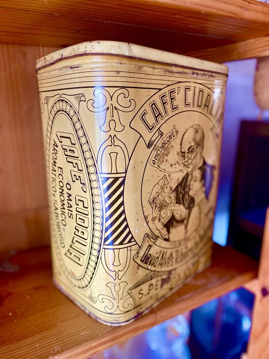 Lata de café publicidade