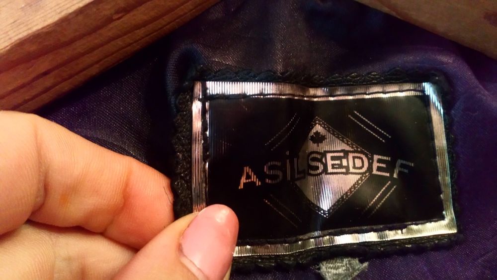 Продам шубку из меха волка.