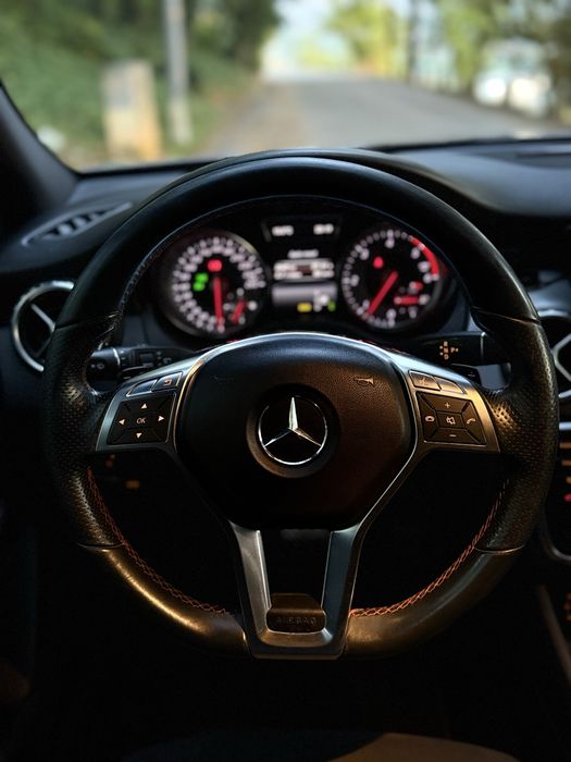 MERCEDES GLA200 AMG 7G-Tronic 4Matic