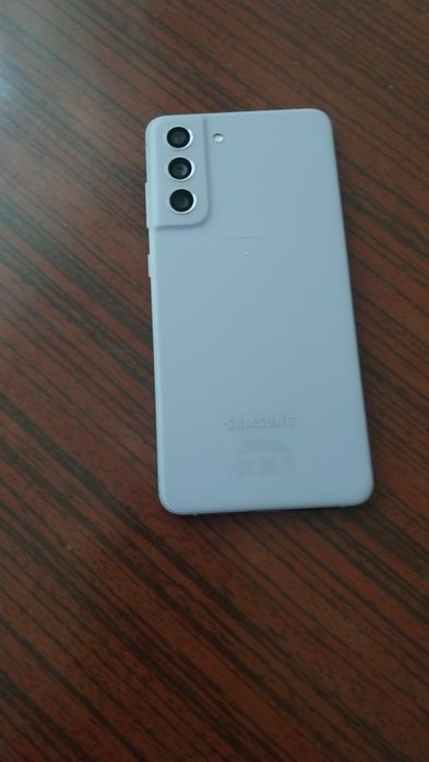 Продам робочий телефон Samsung s21 FE
