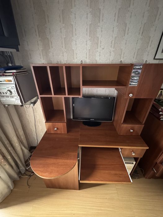 Компьютерный стол письменный