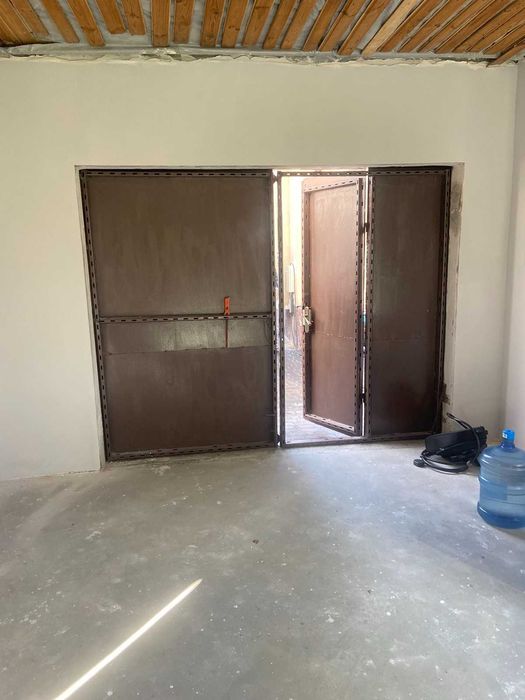 Металеві ворота з товстого металу