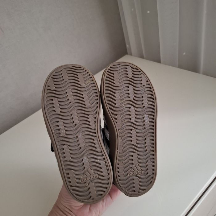 Кросівки adidas, р 24