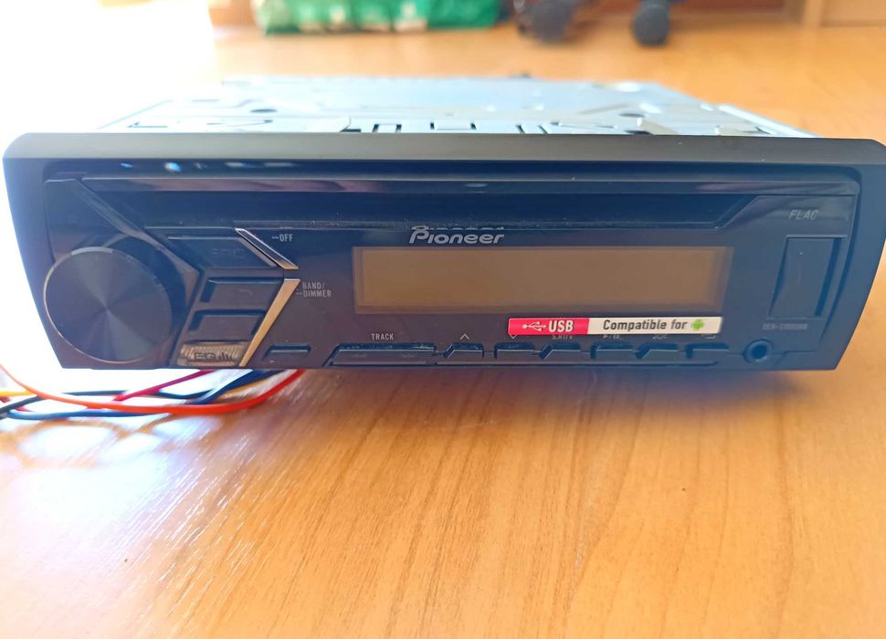 Auto rádio Pioneer DEH-S100UBB (CD, USB)