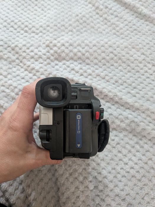 Ретро відеокамера Sony Handycam CCD-TR748E б/в стан невідомий
