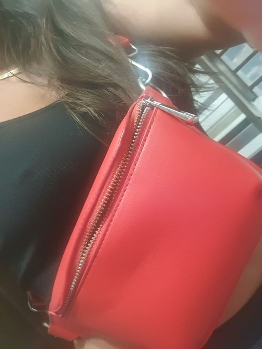 Бабанка через плече bershka