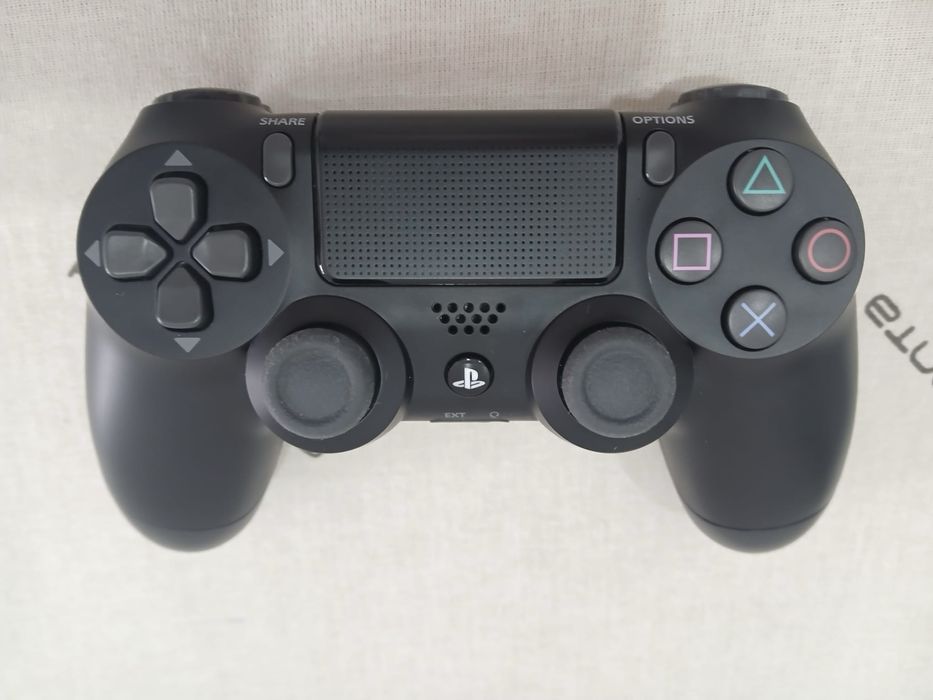 Comando sem fios DUALSHOCK®4 (pouco uso)
