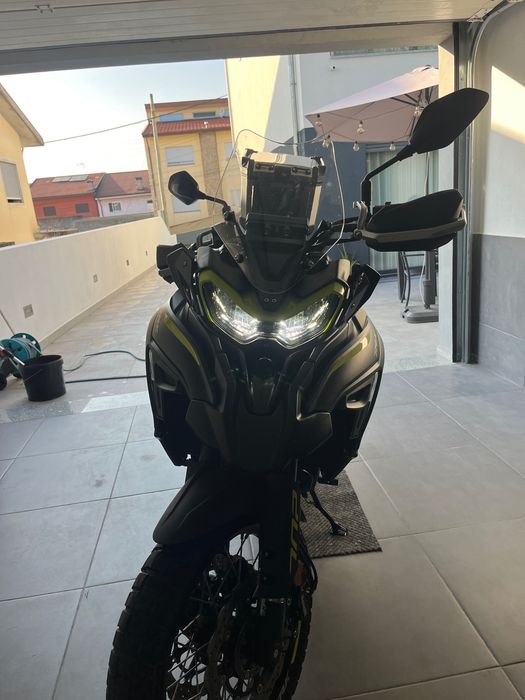 Benelli trk 702 x