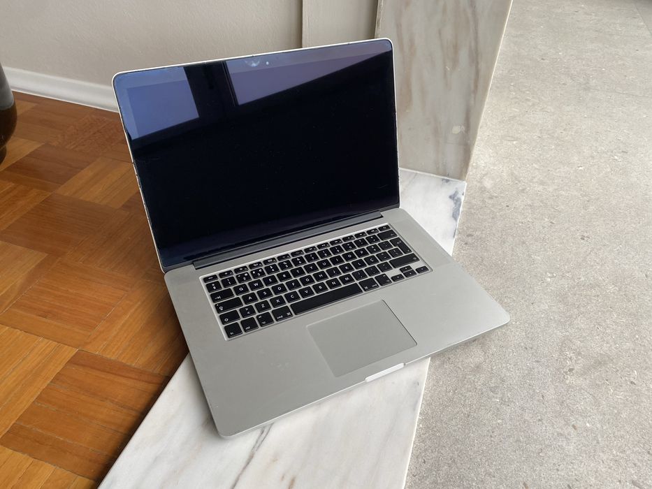 MacBook Pro Retina 15” (Mid 2012) – Core i7 / 256GB SSD