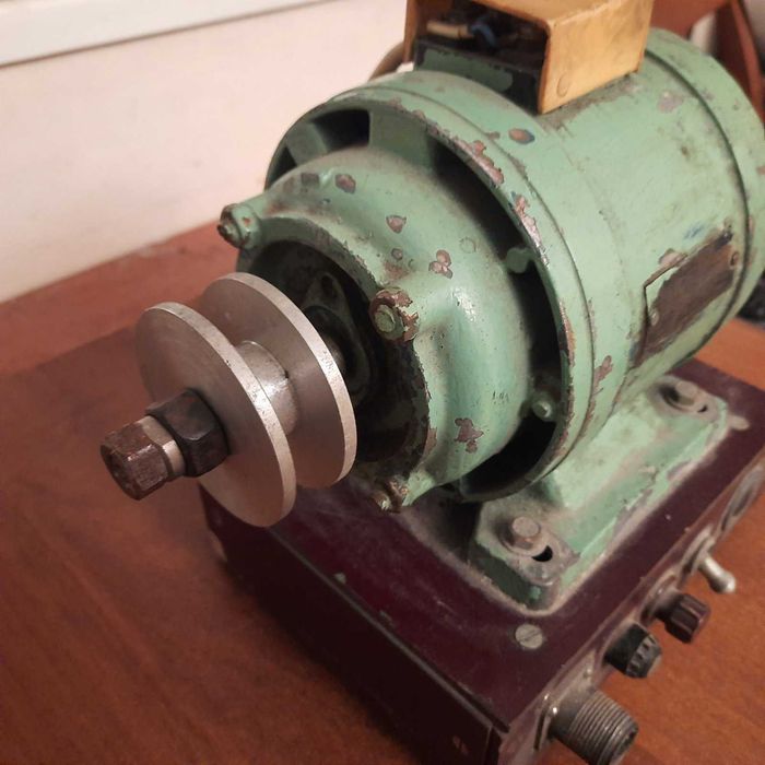 станок заточной СССР двигатель МГПВОС АОЛ21/4 3Ф 220/380  1400 об/мин
