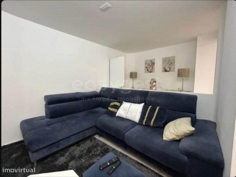 Apartamento T3 com lugar de garagem situado nas Barrocas