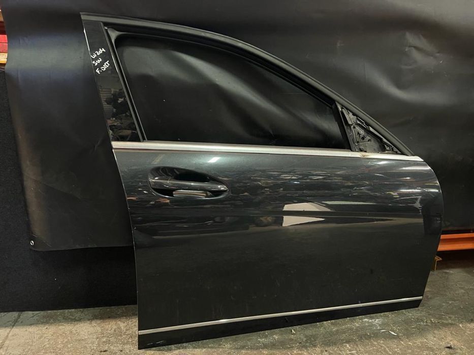 Porta frente direita Mercedes W204 ano 2013