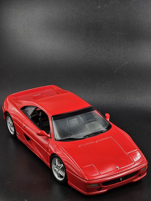 Модель машинки Ferrari f355 1/18