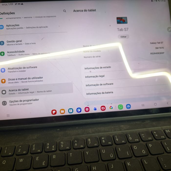 Samsung Galaxy Tab S7 (SM-T870) com Teclado