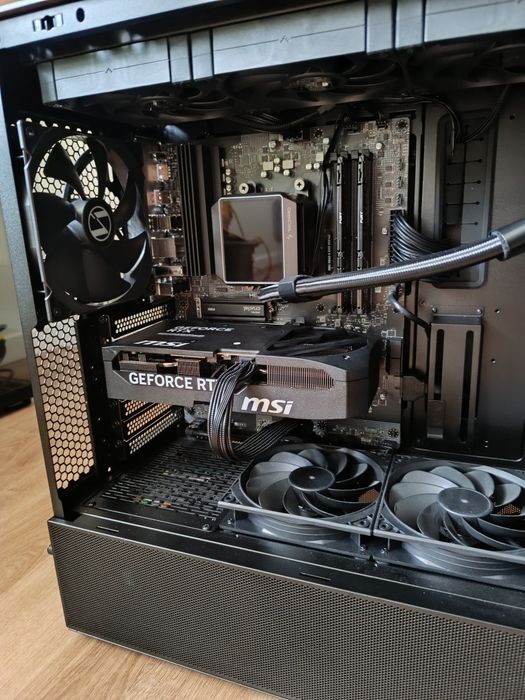 PC Gaming 4K Ultra- 7800X3D, 5070, 32G DDR5, 2tb - GARANTIA