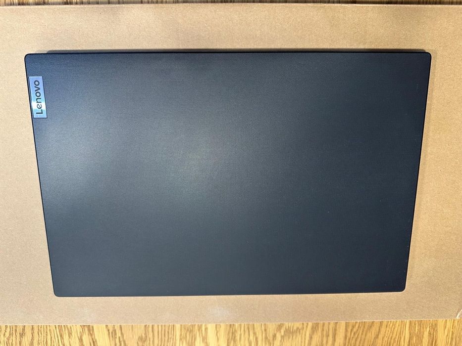 Laptop Lenovo V15 16GB 512GB na gwarancji