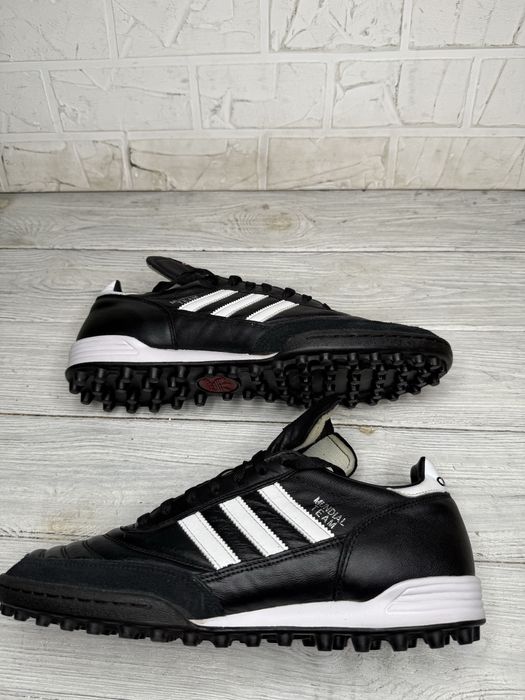 Крутые кожаные adidas mundial team