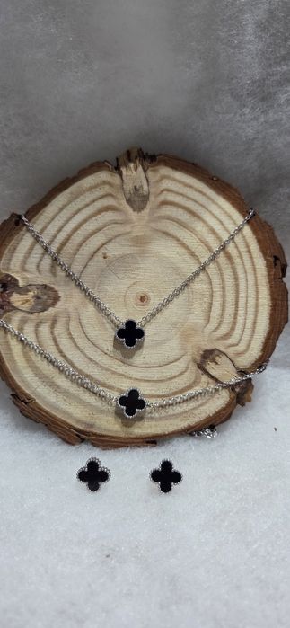 Conjunto trevo preto