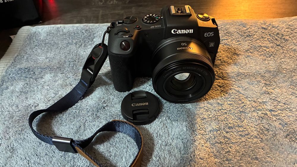 Canon EOS RP + Lente Canon RF 50mm F1.8 STM