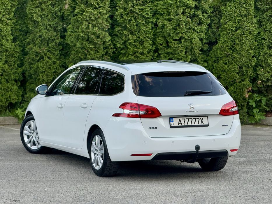 Peugeot 308SW 2015 року