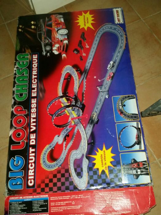 Brinquedos em pistas