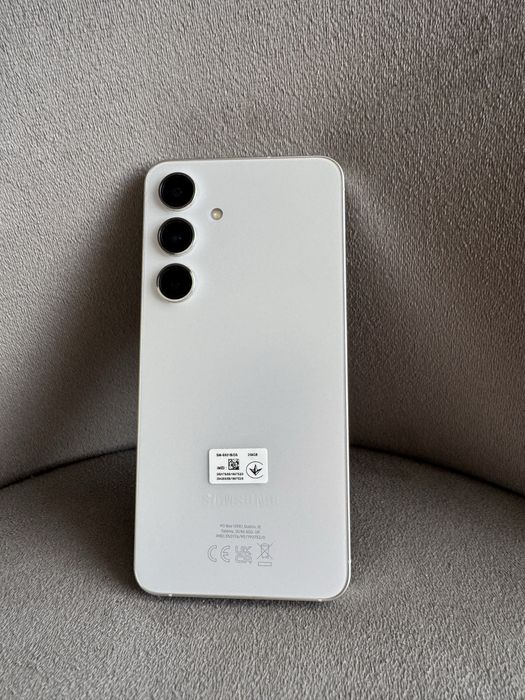 ОФІЦІЙНИЙ samsung galaxy s 24 / 256 gb.
