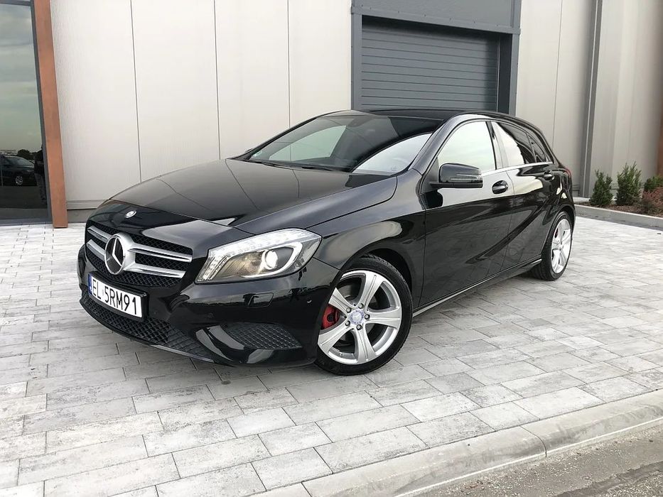 Mercedes-Benz Klasa A LED Nawigacja Półskóry Alufelgi 17 Podgrzewane Fotele AUTO JAK NOWE