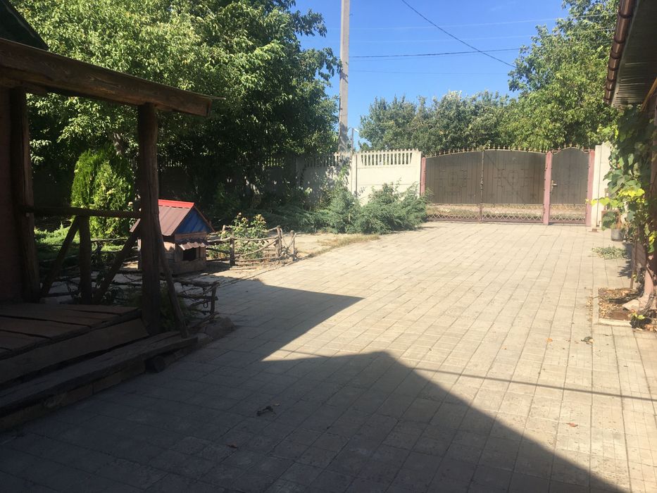 Продам дом - усадьбу 30 соток в черте города без посредников