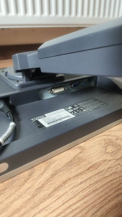 Monitor 19" Hyundai L90D+