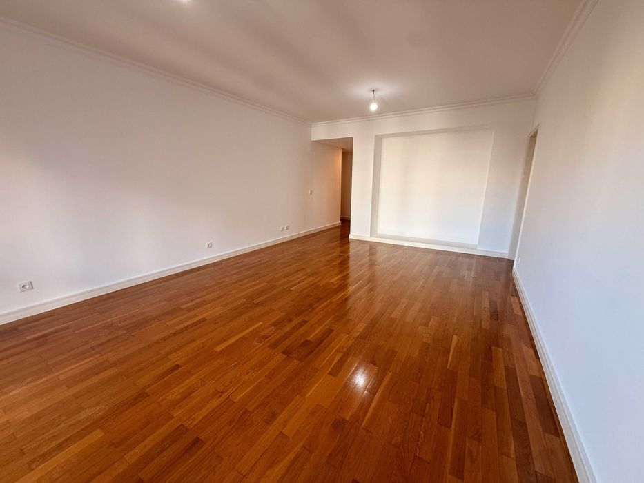 T1 Laranjeiras c/Garagem e Arrecadação - Junto Metro