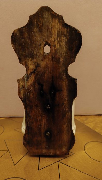 Stary fajansowy pojemnik na mąkę