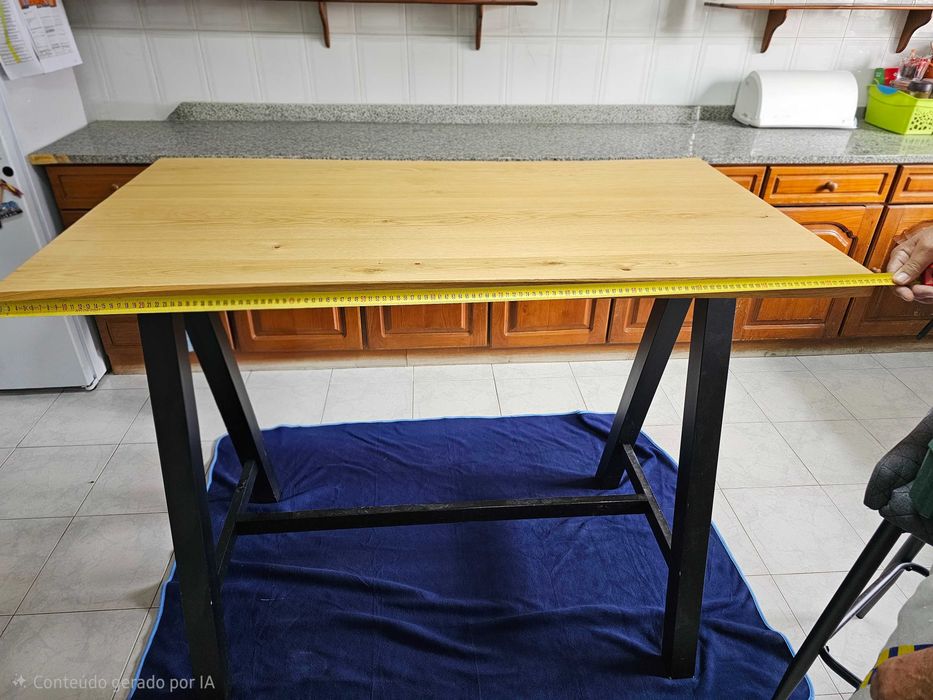 Mesa de madeira para cozinha