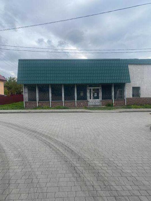 магазин "Спорттовари" заг  пл  352,9 кв.м.  м.Броди вул.Гончарська,9А