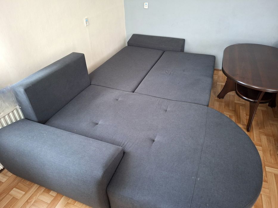 Narożnik z możliwością spania