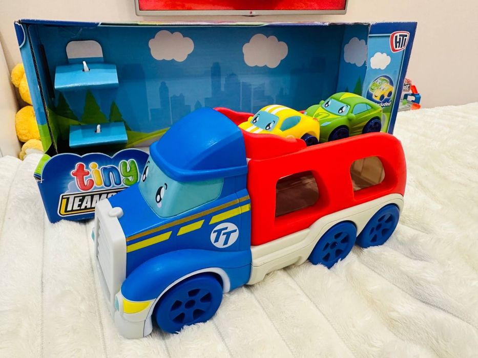 Трейлер Teamsterz з 2 машинками для малят Tiny