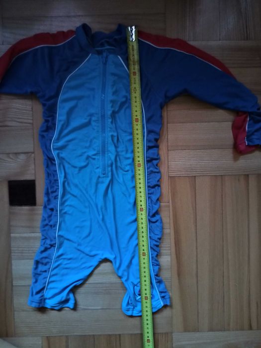 Strój, kombinezon do pływania