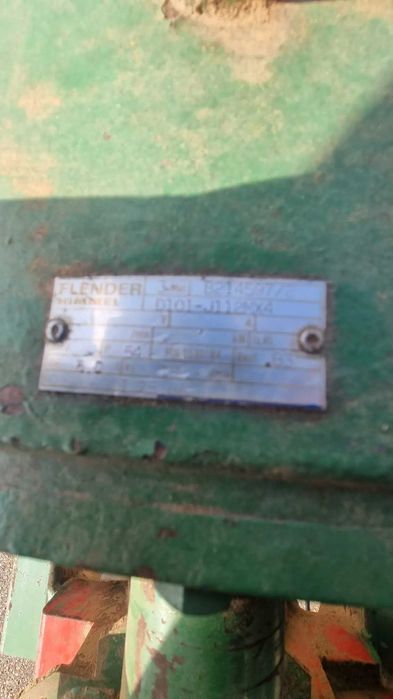 Rębak kruszarka rozdrabniacz młyn shredder